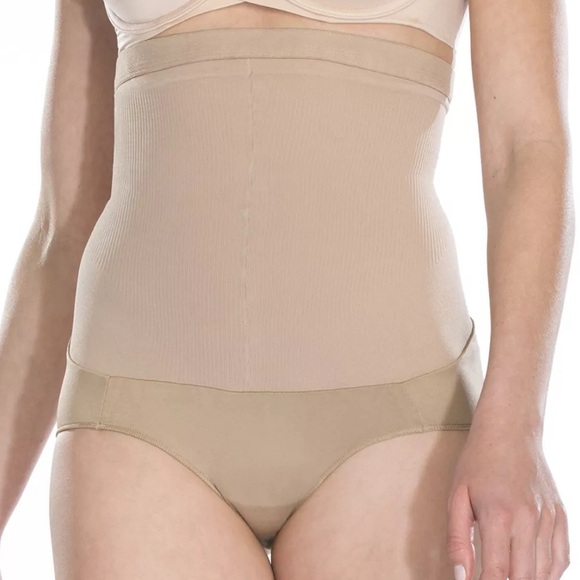 💋Red Hot SPANX Shaping High Waist Panty, NWT, size 3 - Picture 1 of 4